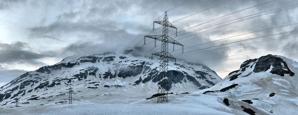 Elektrické vedení vysokého napětí — Stock fotografie