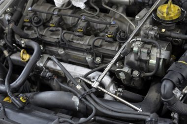 Araba motor tamircisi