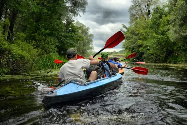 2014 Ukrayna Nehri sula Nehri rafting editoryal fotoğraf kanosu — Stok fotoğraf