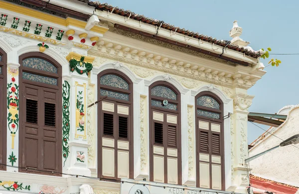 Ornate window characteristic of Colonial influence — Stock Photo, Image