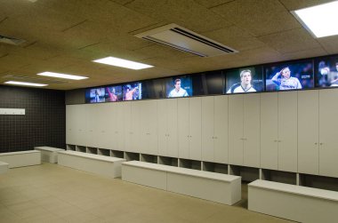 Barselona, İspanya, Haziran 2020: Nou Kampı 'nda Barcelona' nın soyunma odası.