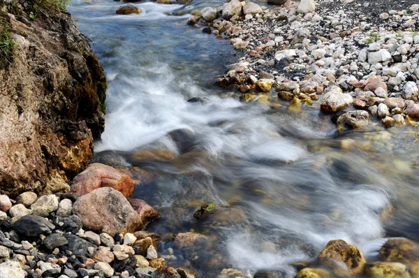 Horská řeka — Stock fotografie