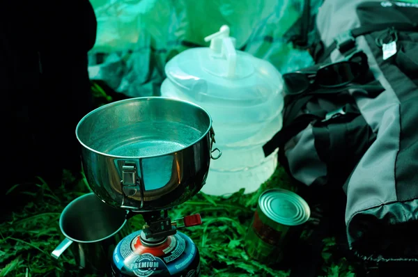 Cozinha de comida em uma campanha — Fotografia de Stock