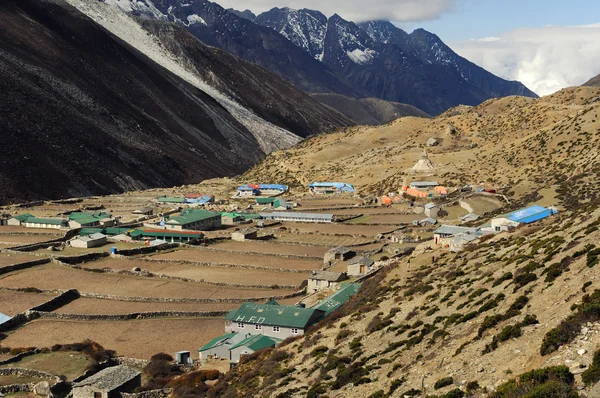 Insediamento montano in Himalaya — Foto Stock