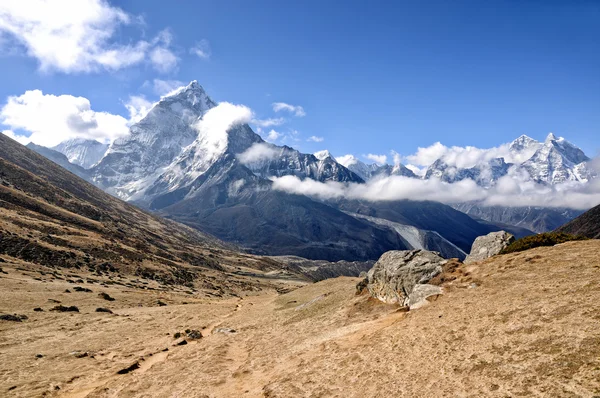 Paisaje montañoso del Himalaya — Foto de Stock