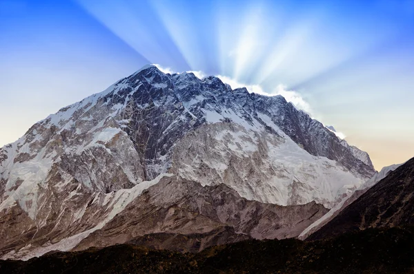 Mt. Nuptse (7,861 m), Nepal, Himalaya — Foto de Stock