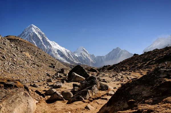 Pumo ri 峰 (7138 m)，尼泊尔喜马拉雅山 — 图库照片