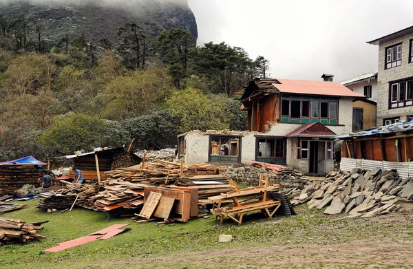 Alojamento turístico de construção em Tengboche. Nepal, Himalaia — Fotografia de Stock