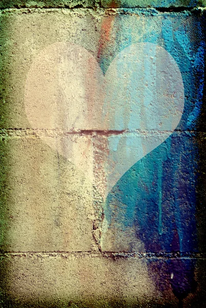 Corazón de amor en una pared de hormigón — Foto de Stock