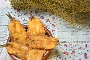 Hamsi açın ve dövülmüş 