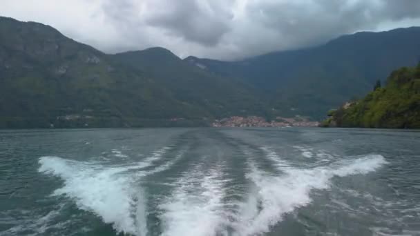 Talya Daki Como Gölü Ndeki Bir Tekneden Sonra Sıçraması Arka — Stok video