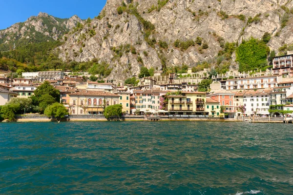 Bellissimo Lago Garda Italia Visto Bordo Traghetto Turistico Una Bella Foto Stock