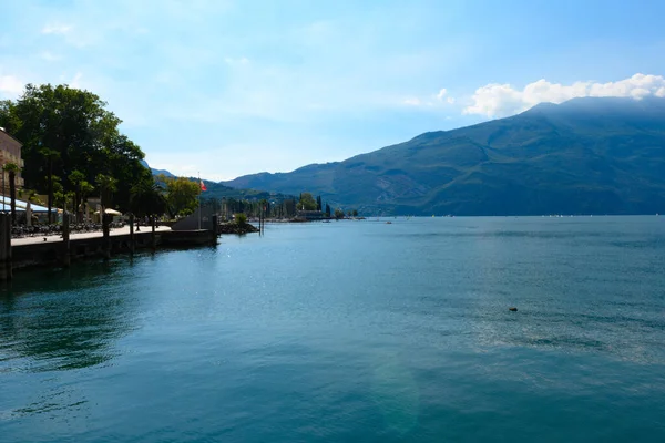 Beautiful Garda Lake Italy Seen Piazza Ill Novembre Square City Foto Stock