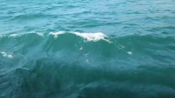 Splashing Veglia Dopo Una Barca Vela Bellissimo Mare Barca Muove — Video Stock