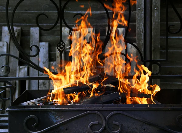 Oheň s jiskry — Stock fotografie