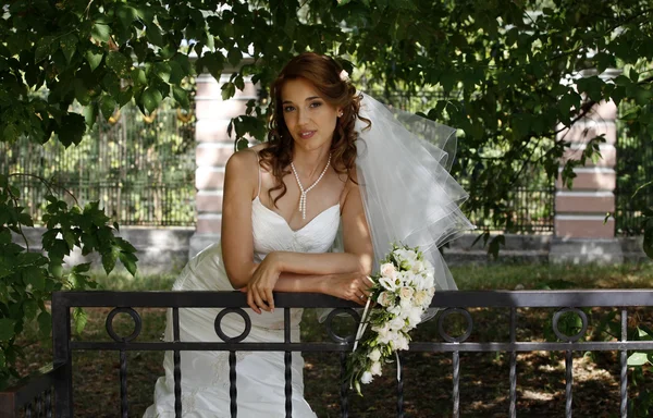 Beautiful bride — Stock Photo, Image