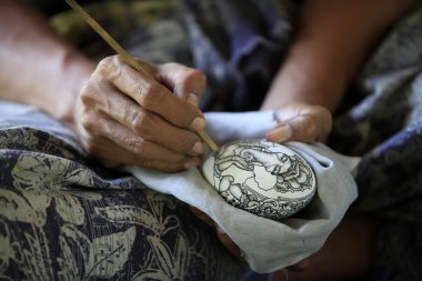 Sanatçının elleri