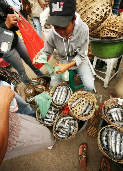 Продажа рыбы — стоковое фото
