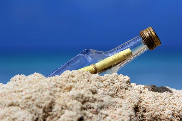 Message in a bottle — Stock Photo, Image