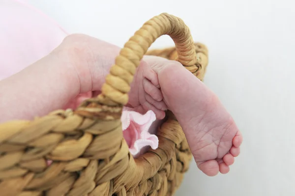 Piccole gambe del bambino — Foto Stock
