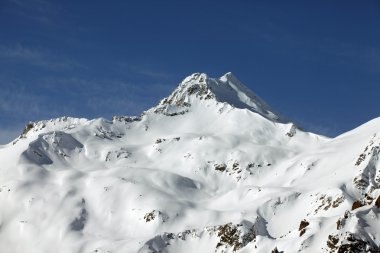 dağlar ve kar
