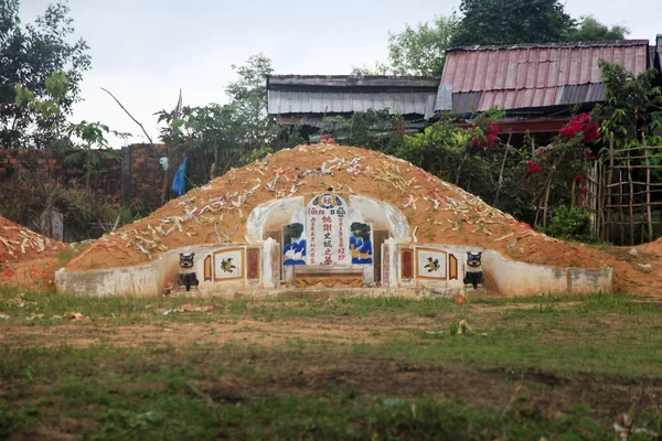 Traditional Chinese cemetery — Stock Photo, Image