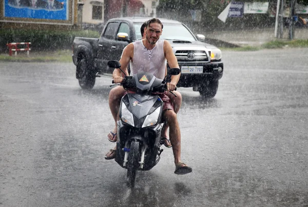Lluvia tropical en Camboya — Foto de Stock