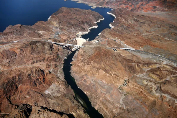 Flygfoto över Hoover Dam — Stockfoto