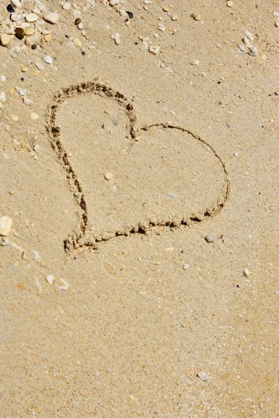 Herz auf Sand — Stockfoto