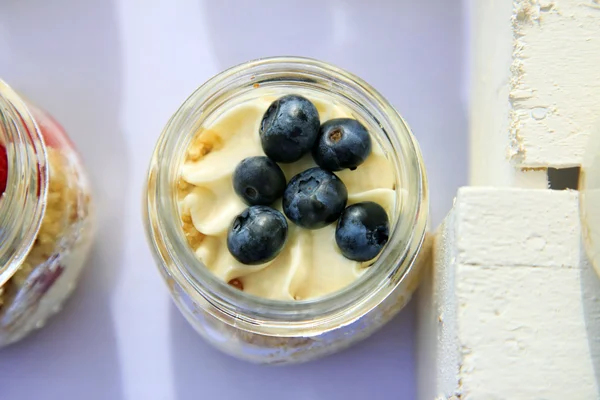 Postre con fruta fresca —  Fotos de Stock