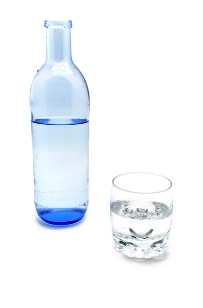 Frasco de água com vidro — Fotografia de Stock