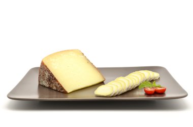 Pecorino di pienza, tipik İtalyan koyun peyniri ve dilimlenmiş peyniri