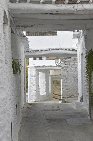 Rua da Capileira em La Alpujarra, Granada, Espanha — Fotografia de Stock