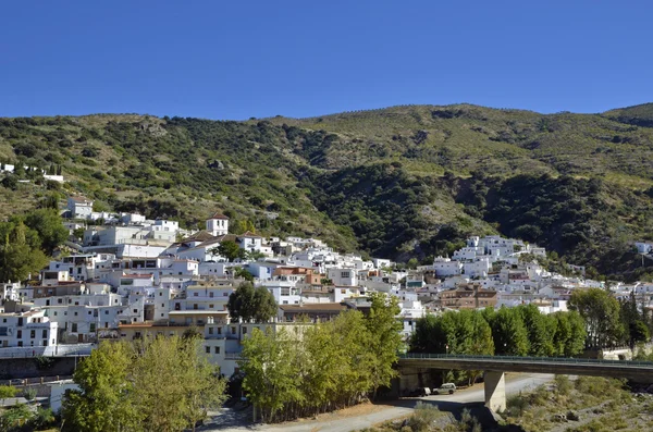 Przegląd torvizcon, małej wiosce Maurów w las alpujarras. Granada, Hiszpania — Zdjęcie stockowe