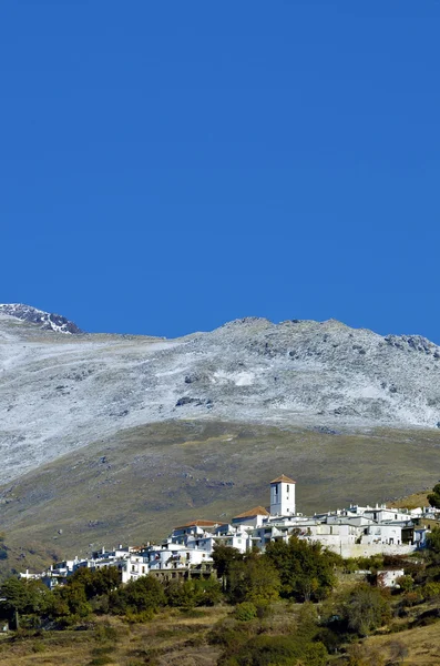 Vista de Capileira, ciudad de Sierra Nevada, Granada — Foto de Stock