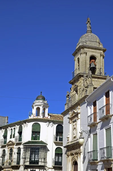 Chruch y casa antigua en Priego de Cordoba, España — Foto de Stock