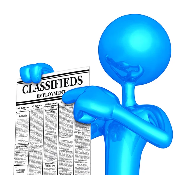 Lezen van werkgelegenheid classifieds — Stockfoto