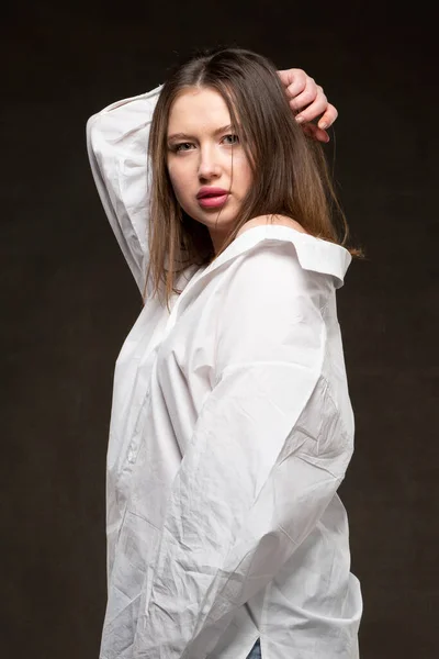 Beautiful Girl White Shirt Bared Her Shoulder — Stock Photo, Image