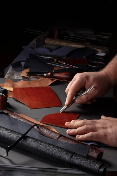 Process Making Leather Goods Hands Master Work Leather Product — Fotografia de Stock