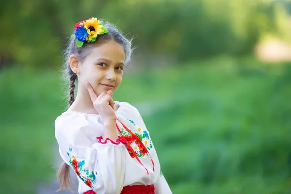 Little Ukrainian Belarusian Girl Embroidered Shirt Summer Background — Stockfoto