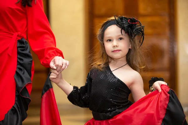 Little Girl Spanish National Costume — Φωτογραφία Αρχείου