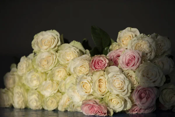 Beautiful Vintage Bouquet White Roses Dark Background — стоковое фото