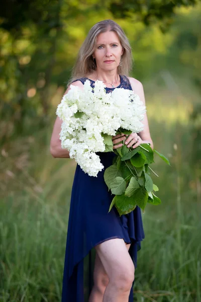 Beautiful Elderly Woman Posing Garden Bouquet Flowers — 스톡 사진