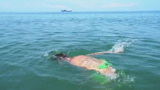 Boy Swimming Goggles Dives Sea Swims Underwater — Video Stock