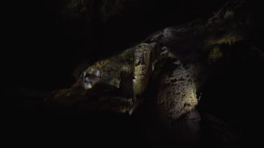 Prometheus Mağarası, Georgia 'da sarkıtlar ve dikitler..