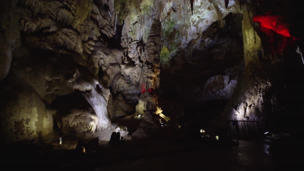 Estalactitas Estalagnitas Prometheus Cave Georgia — Vídeo de stock