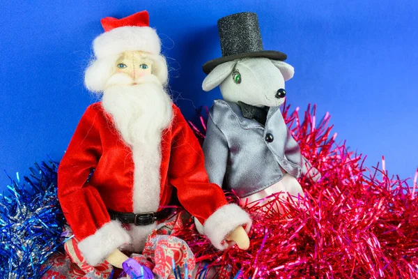 Père Noël Avec Rat Dans Une Veste Une Casquette Noire — Photo