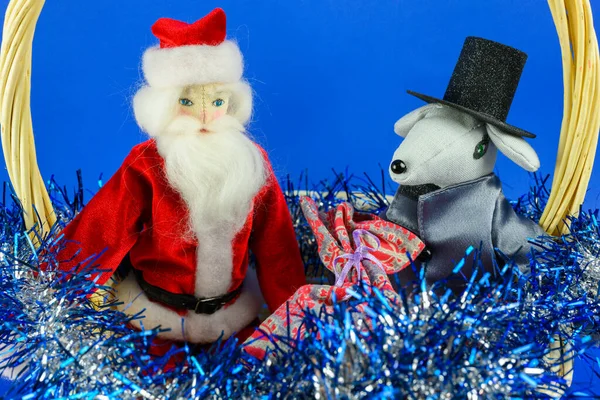 Jouets Rats Père Noël Dans Panier Osier Gros Plan Noel — Photo