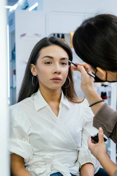 Beautiful Brunette Woman Tinted Eyebrows Pencil Beauty Salon — Stock Photo, Image