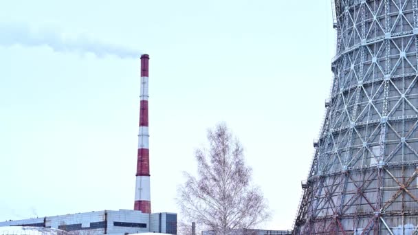 Centrale Gaz Combinée Chaleur Électricité Avec Énormes Tuyaux Fumée Vapeur — Video